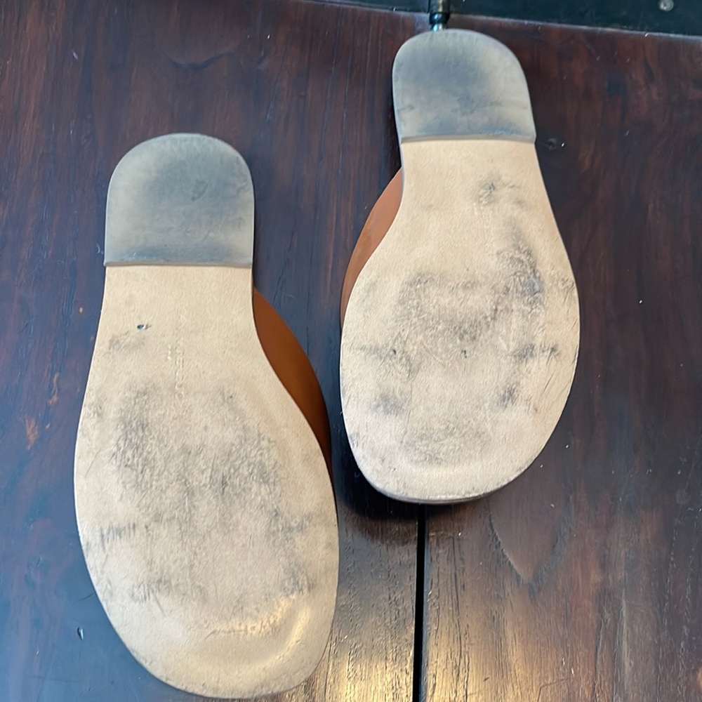 3 pairs Banana Republic Sandals EUC - Picture 3 of 8